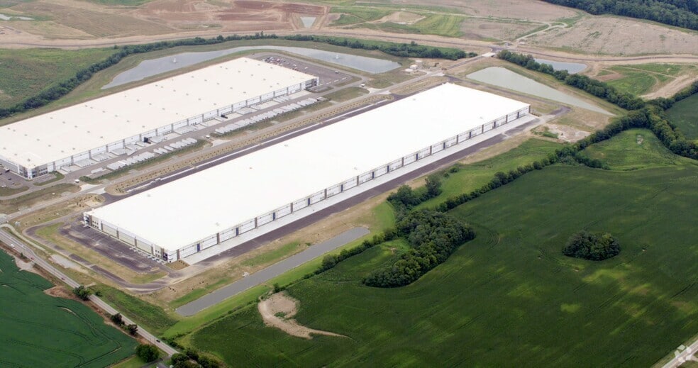 More Photos Of 521 Exchange Way, Commercial Point Warehouse For Lease