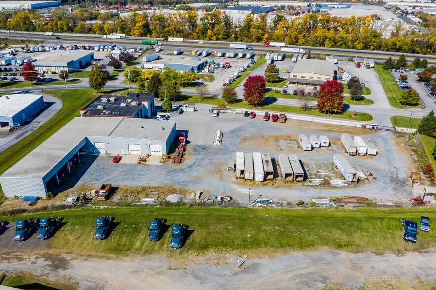 More Photos Of 1514 Commerce Ave, Carlisle Light Distribution For Lease