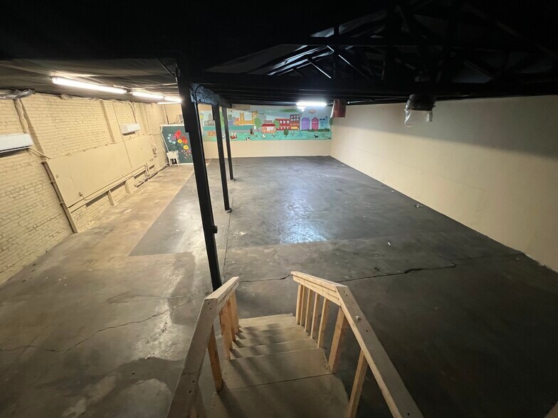 More Photos Of 2118 19th St, Sacramento Light Distribution For Lease