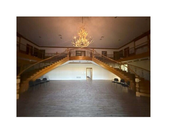 More Photos Of 1850 N Stemmons St, Sanger Industrial For Sale