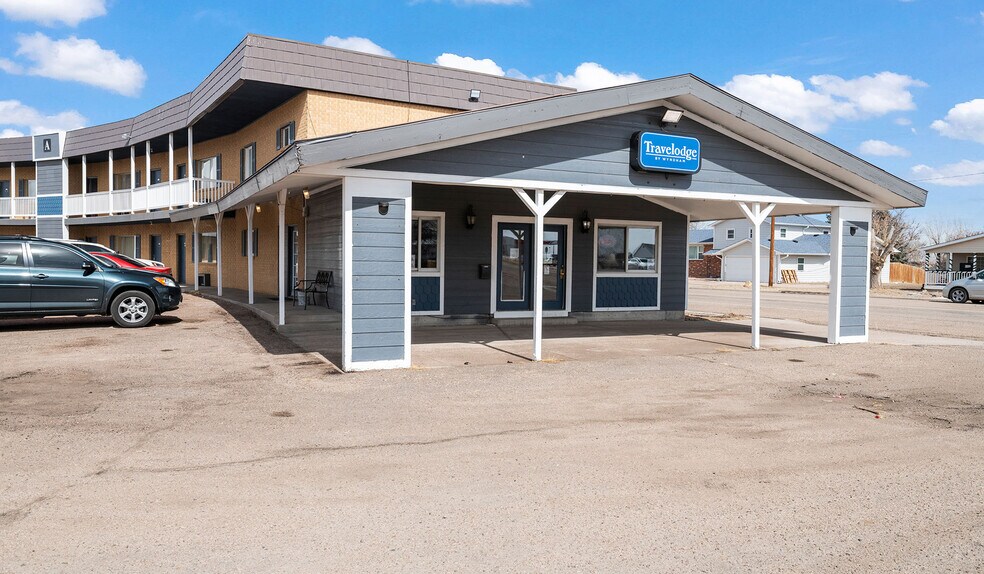 More Photos Of 700 Colorado Ave, Stratton Hotel For Sale