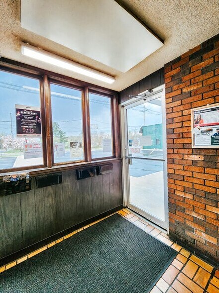 More Photos Of 75 W Carleton Rd, Hillsdale Restaurant For Sale