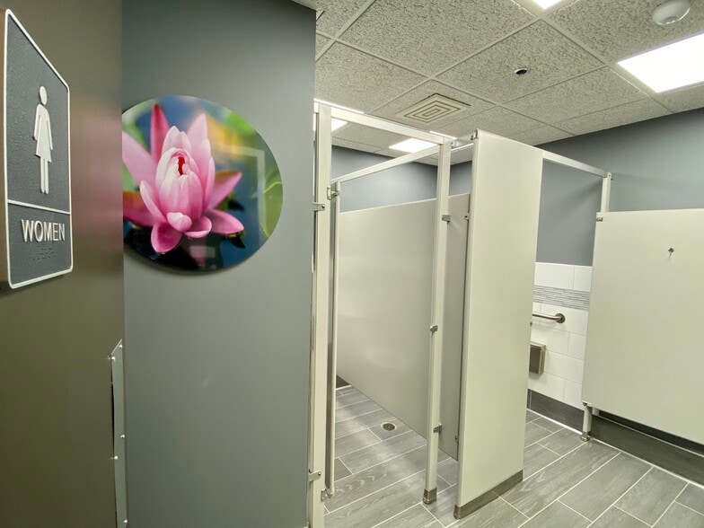 More Photos Of 6542 Regency Ln, Eden Prairie Office For Lease