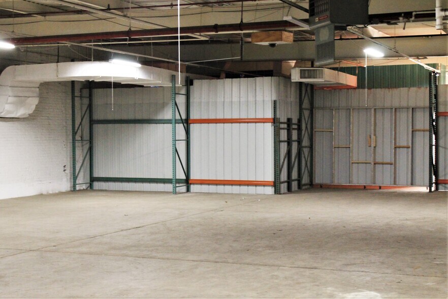 More Photos Of 5610 W Bloomingdale Ave, Chicago Industrial For Sale