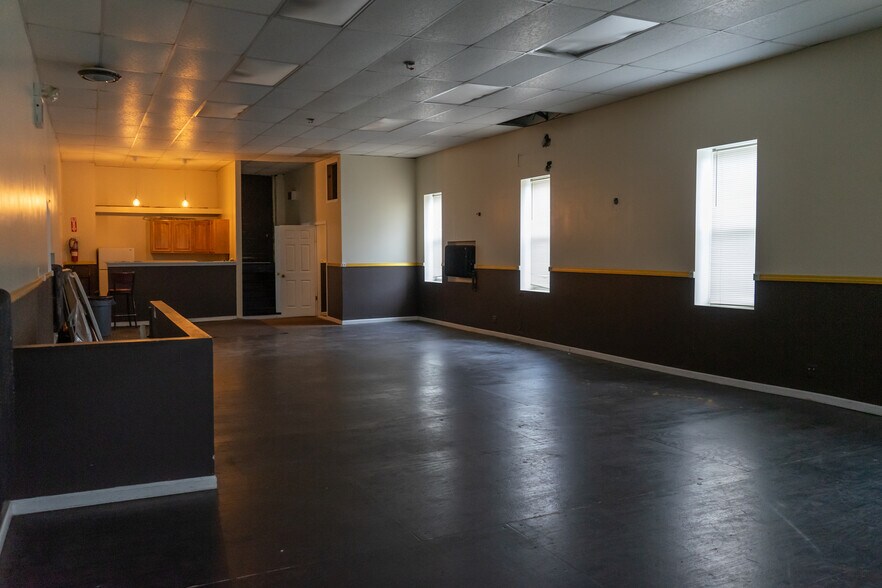 More Photos Of 161 Jamaica Ave, Brooklyn Storefront Retail Office For Lease