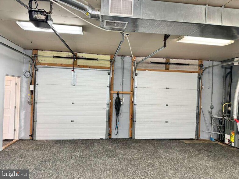 More Photos Of 250 E Cleveland Ave, Norwood Light Distribution For Sale