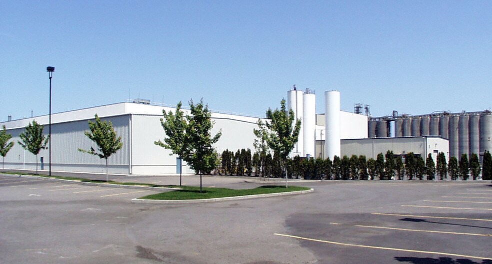 More Photos Of 15540 N Lombard St, Portland Warehouse For Lease