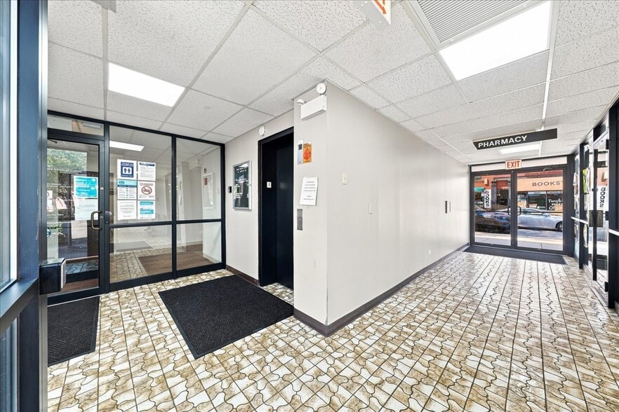 More Photos Of 3303 S Halsted St, Chicago Medical For Lease