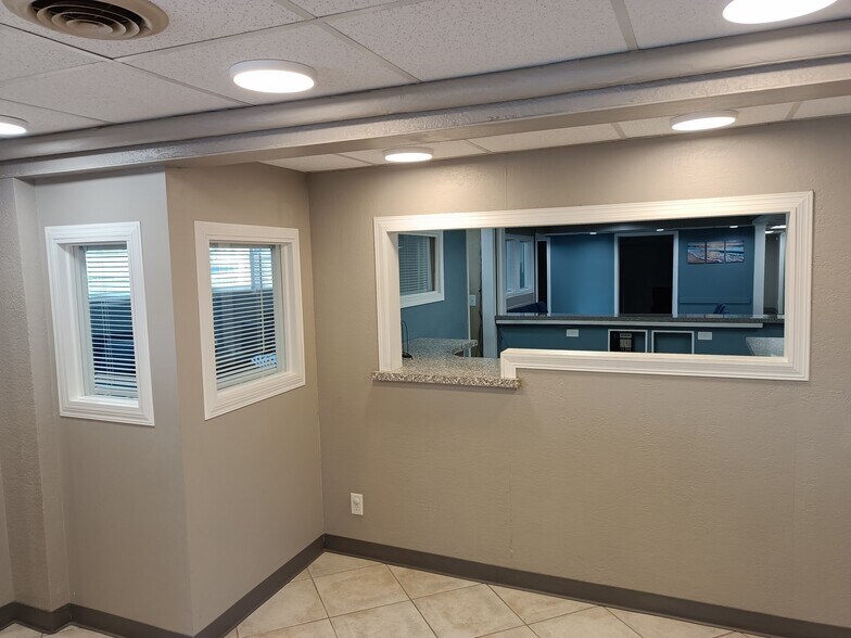 More Photos Of 4921 E State St, Rockford Office For Sale