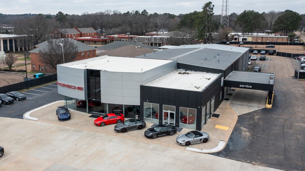 More Photos Of 5385 N I 55 St, Jackson Auto Dealership For Sale