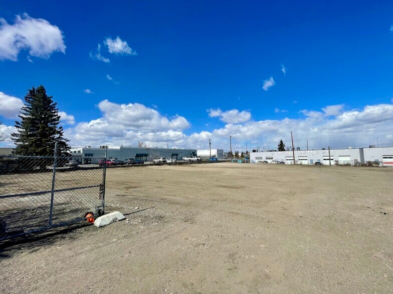 More Photos Of 7048-7052 Farrell Rd SE, Calgary Land For Lease