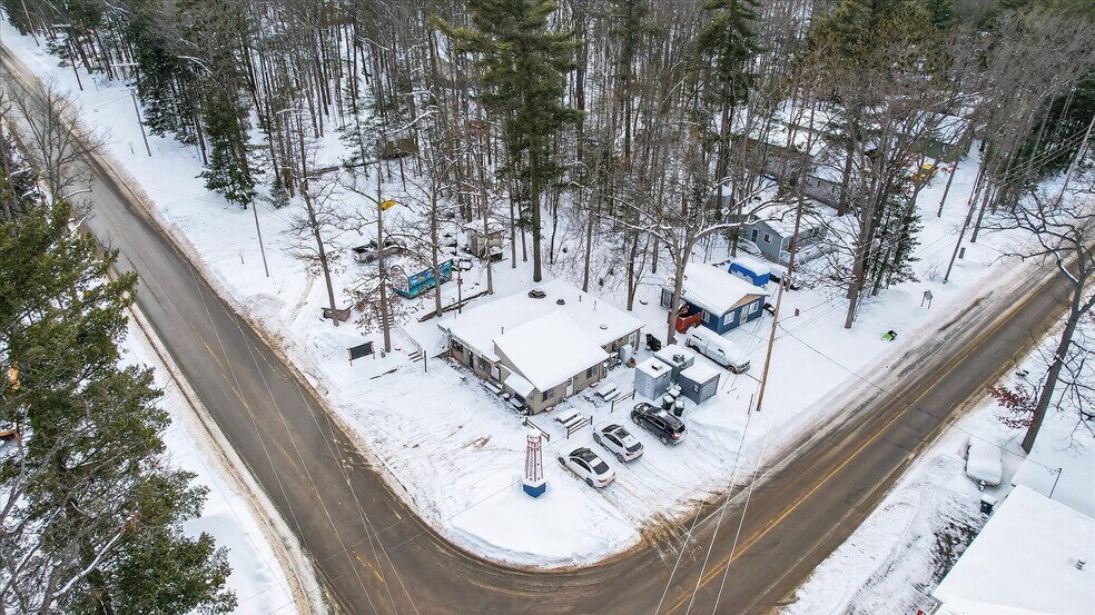 More Photos Of 5937 W Higgins Lake Dr, Roscommon Restaurant For Sale