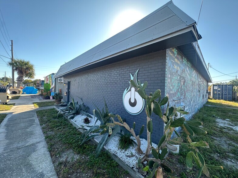 More Photos Of 2732 6th Ave S, Saint Petersburg Light Manufacturing For Sale