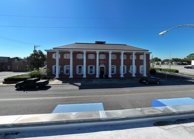 More Photos Of 164 NW Madison St, Lake City Medical For Lease