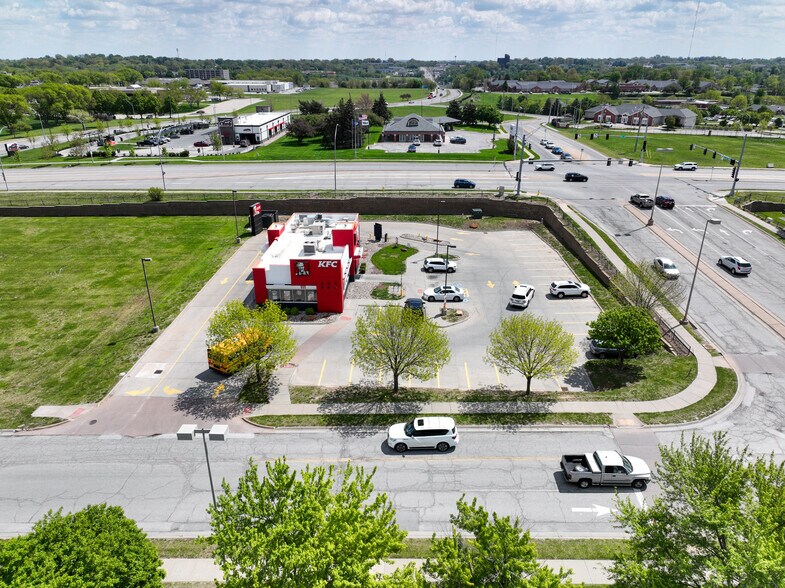 More Photos Of 6512 N 72nd St, Omaha Fast Food For Sale