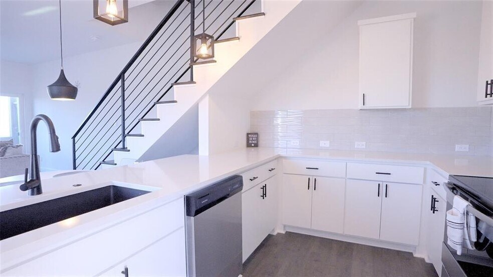 More Photos Of 21210 Portsmouth Cv, Lago Vista Apartments For Sale