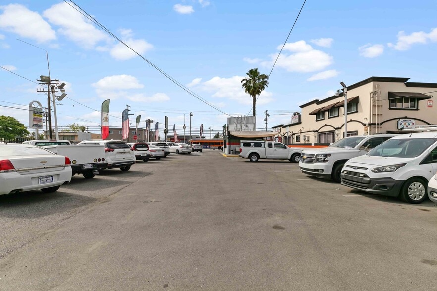 More Photos Of 13632 Van Nuys Blvd, Pacoima Auto Repair For Sale