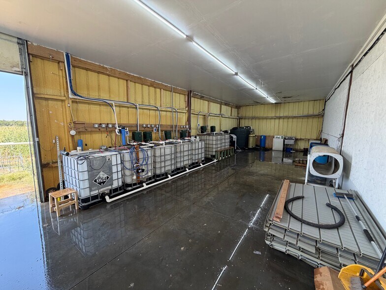 More Photos Of 4295 Banner Rd, Noble Storefront For Sale