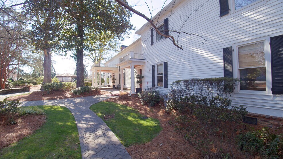 More Photos Of 1176 Atlanta Hwy, Auburn Specialty For Sale