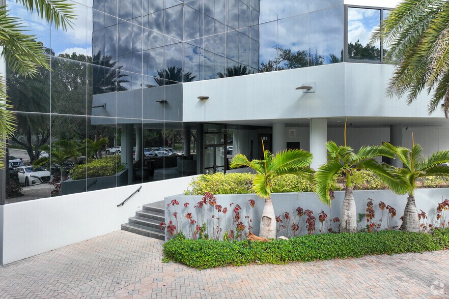 More Photos Of 1401 N University Dr, Coral Springs Medical For Lease