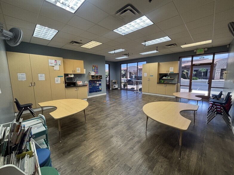 More Photos Of 1830 S Alma School Rd, Mesa Medical For Sale