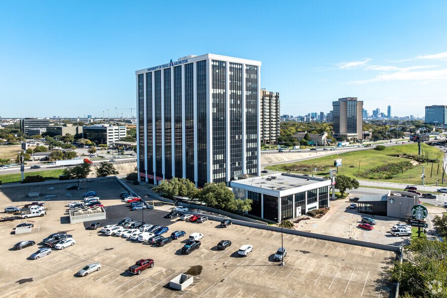 More Photos Of 1111 W Mockingbird Ln, Dallas Office For Lease