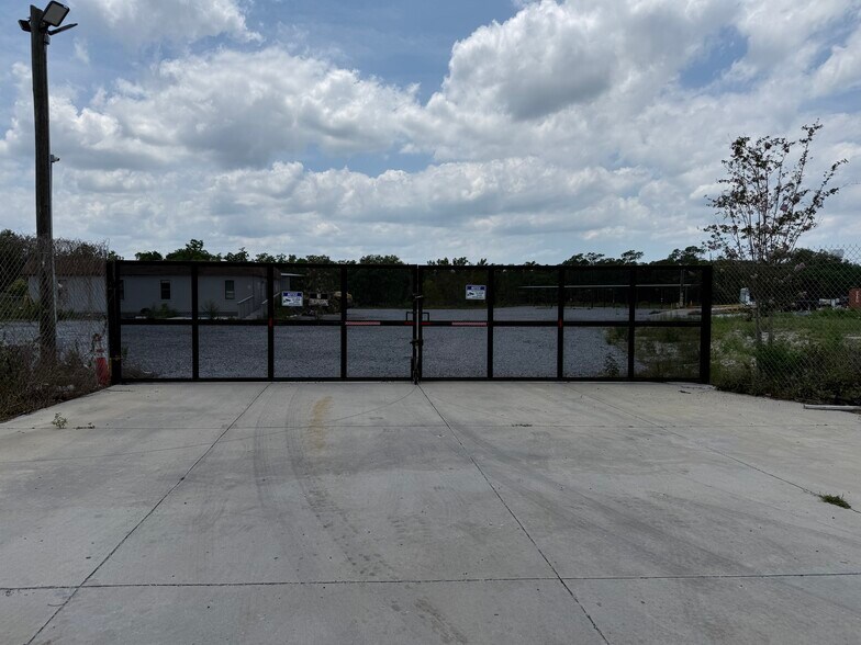 More Photos Of 2909 Sammonds Rd, Plant City Manufacturing For Lease