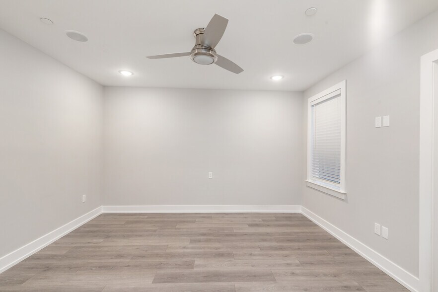 More Photos Of 1309 S 52nd St, Philadelphia Apartments For Sale