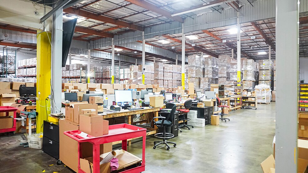 More Photos Of 6120-6140 Peachtree St, Commerce Distribution For Lease