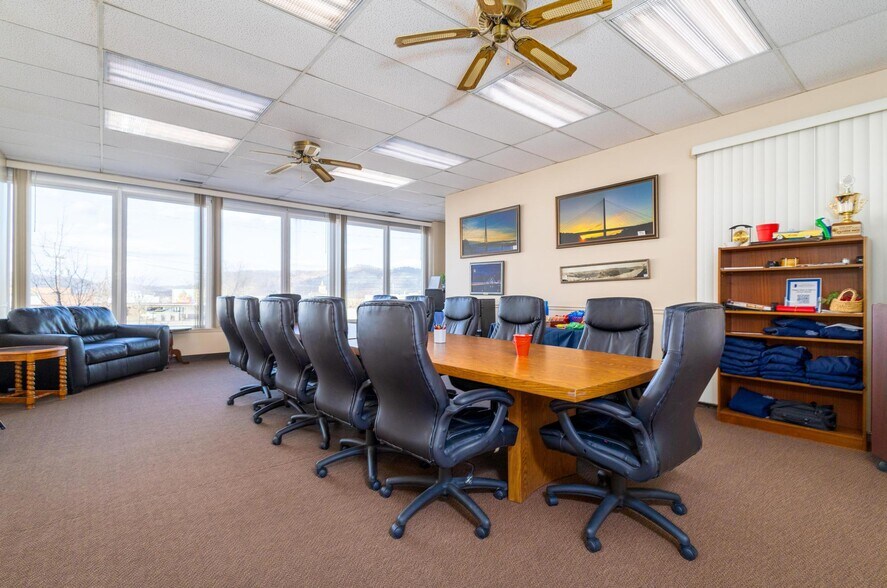 More Photos Of 630 Market St, Steubenville Office For Sale