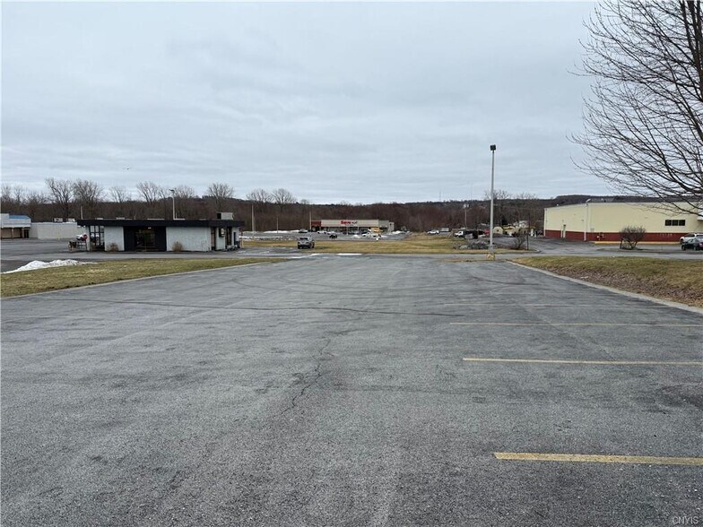 More Photos Of 140 Eastern Blvd, Watertown Office For Sale