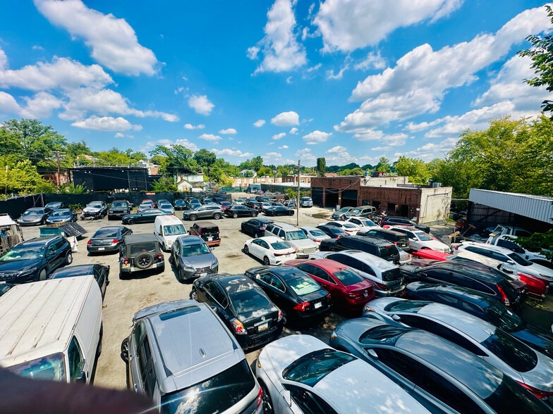 More Photos Of 2405 22nd St NE, Washington Auto Repair For Sale