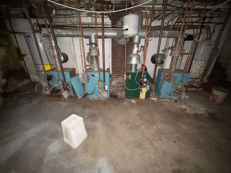 More Photos Of 542-544 Main St, Cromwell Freestanding For Lease