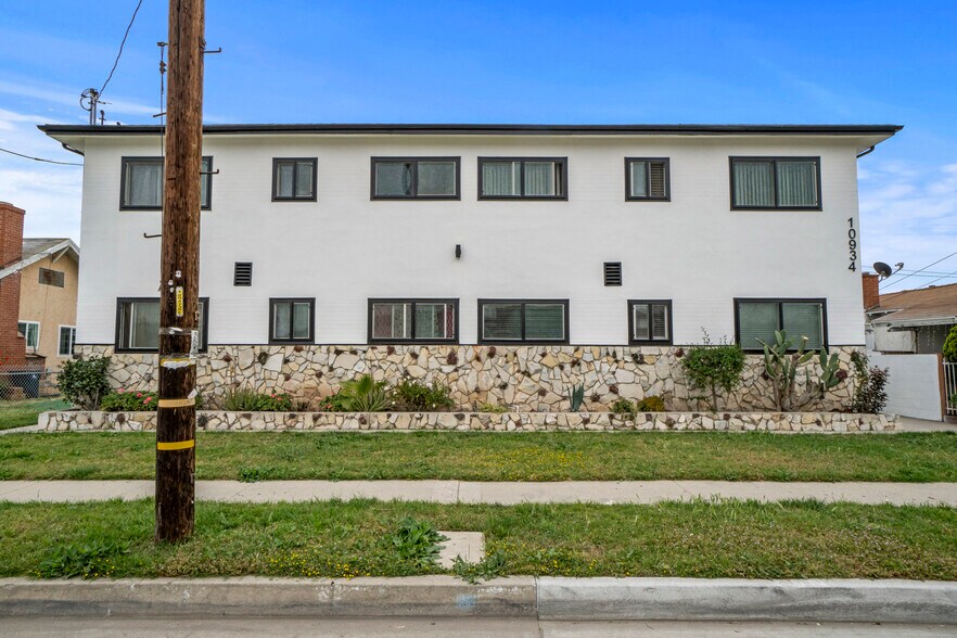 More Photos Of 10934 Burin Ave, Inglewood Apartments For Sale