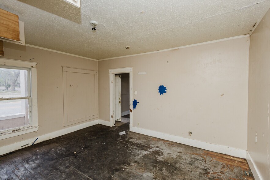 More Photos Of 123 E Madison Ave, Arkansas City Apartments For Sale