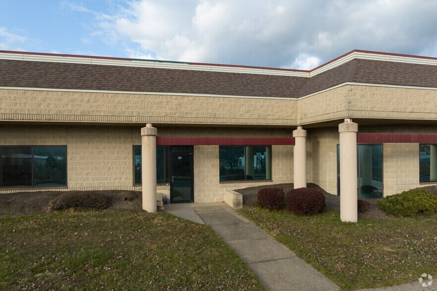 More Photos Of 95 James Way, Southampton Light Distribution For Sale