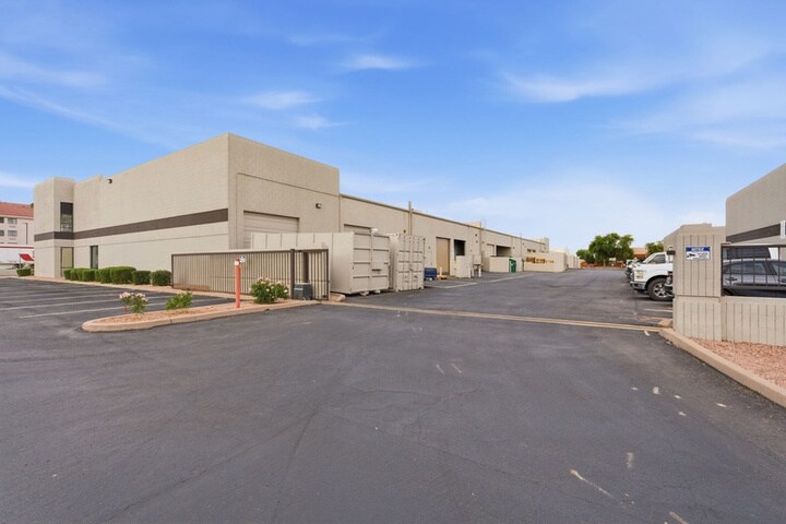 More Photos Of 7411 W Boston St, Chandler Warehouse For Lease