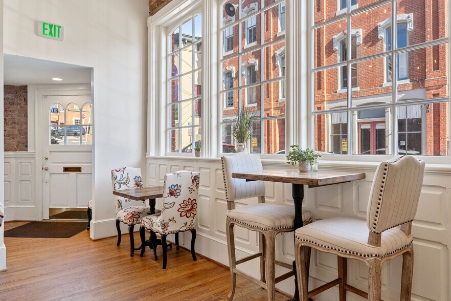 More Photos Of 12 Culpeper St, Warrenton Restaurant For Sale