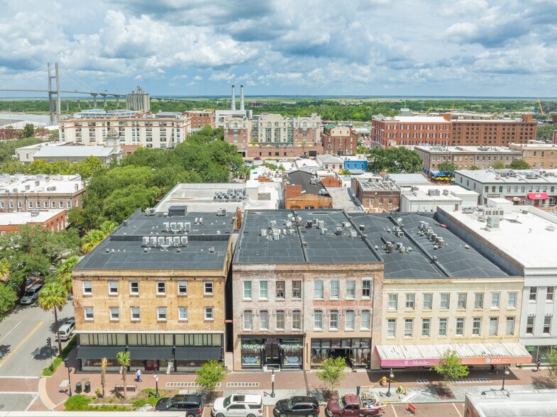 More Photos Of 322 W Broughton St, Savannah Storefront For Lease