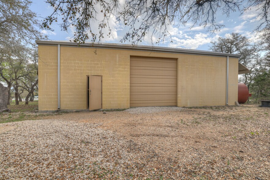 More Photos Of 30665 N Us Hwy 281, Bulverde Office For Sale