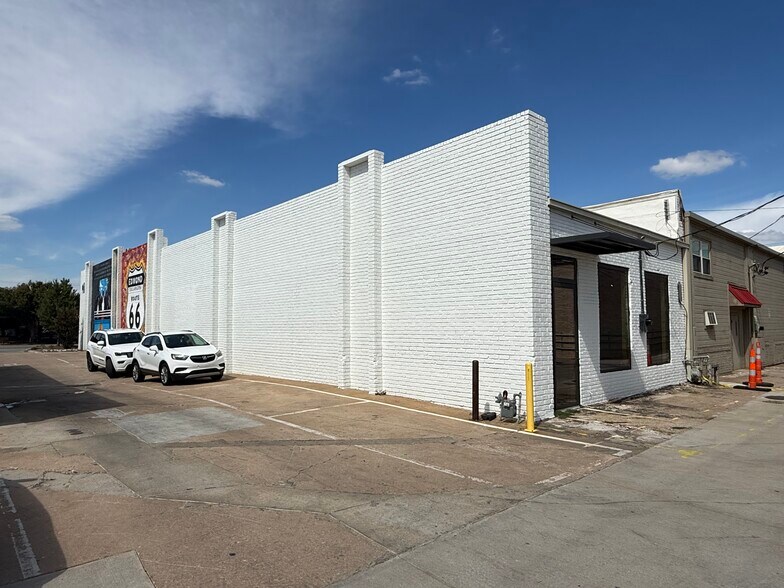 More Photos Of 116 S Broadway, Edmond Storefront For Lease