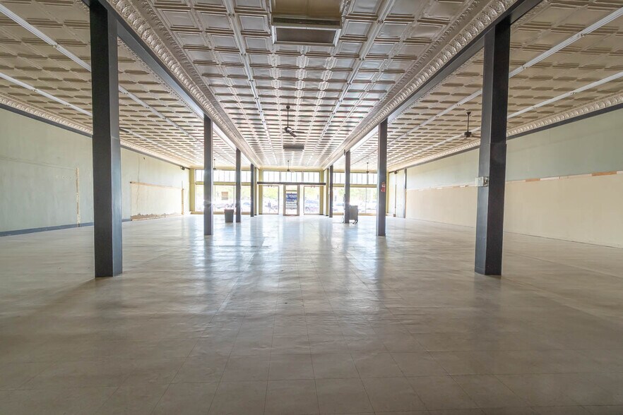 More Photos Of 406 15th St, Canyon General Retail For Lease