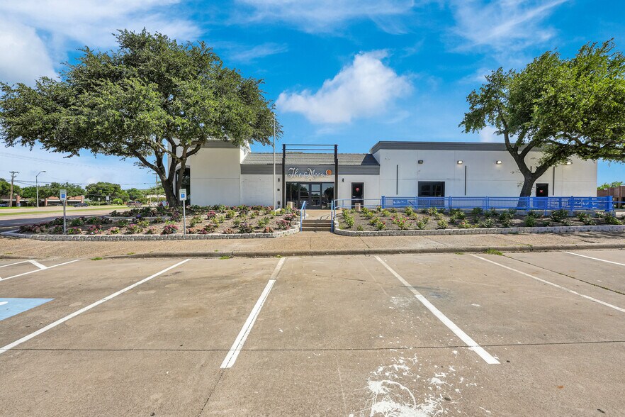 More Photos Of 1801 N Plano Rd, Richardson Specialty For Lease