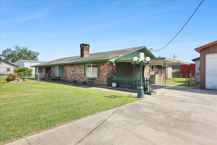 More Photos Of 8736 Interstate 10 W, Orange Service For Sale