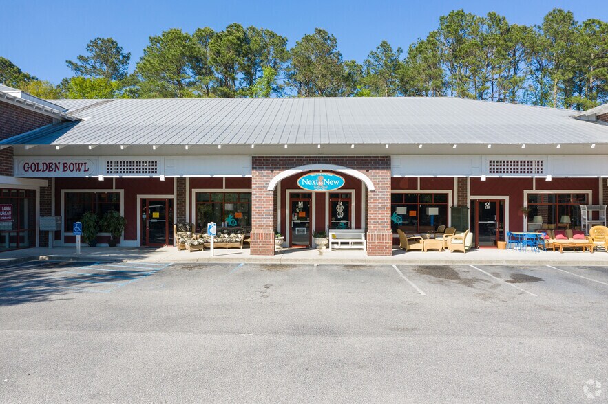 More Photos Of 2700 Brickyard Pky, Mount Pleasant Freestanding For Lease