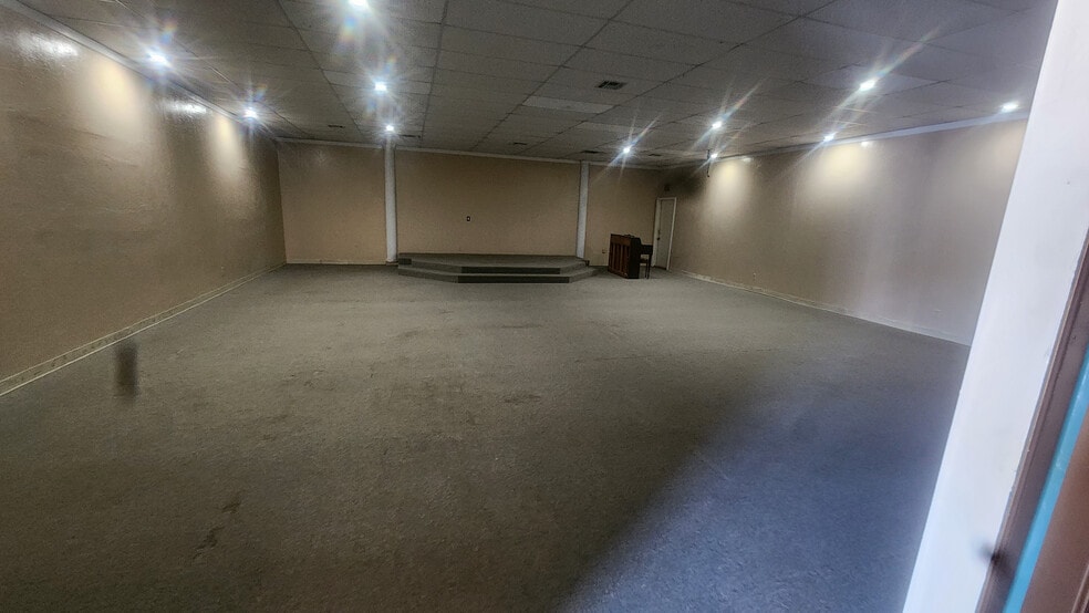 More Photos Of 1116 SW H Ave, Lawton Religious Facility For Sale