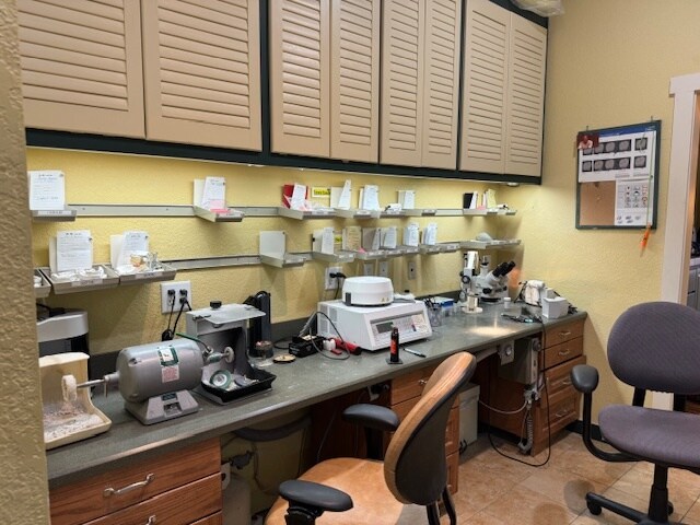 More Photos Of 1320 Village Creek Dr, Plano Medical For Sale