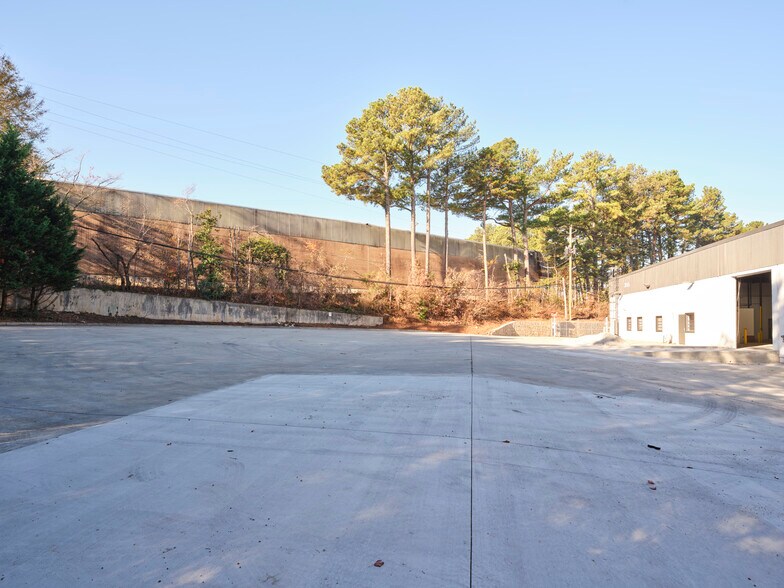 More Photos Of 3645 Oakcliff Rd, Doraville Warehouse For Lease
