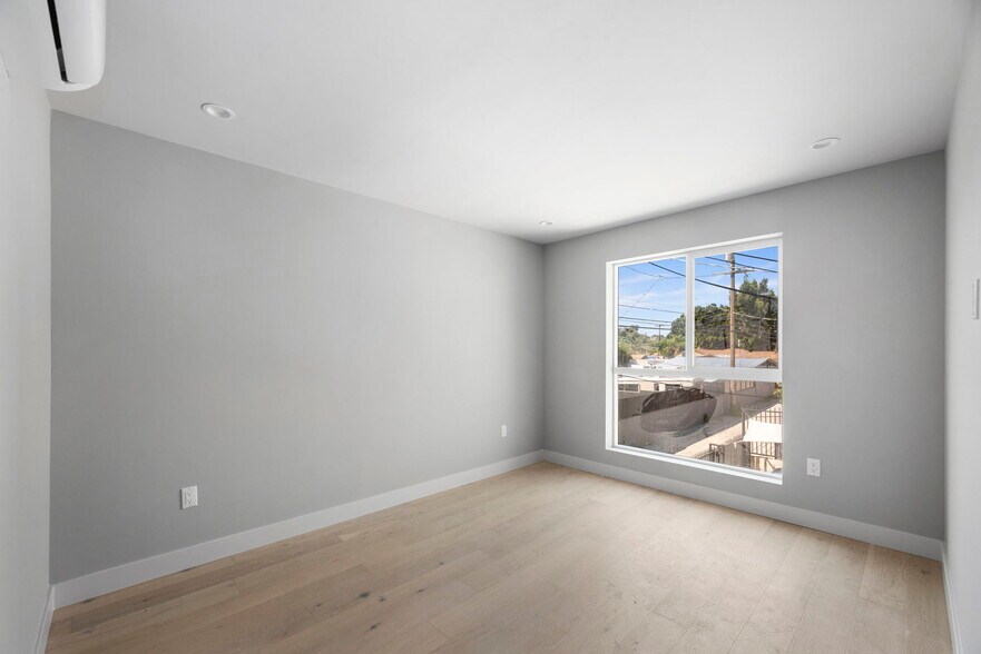 More Photos Of 5150 Ithaca Ave, Los Angeles Multifamily For Sale