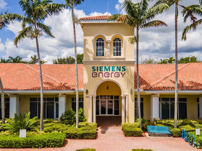 More Photos Of 1680 S Central Blvd, Jupiter Medical For Lease